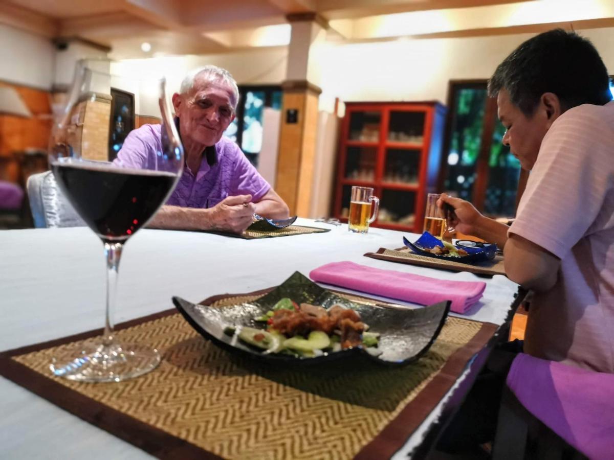 Hôtel Avara Signature House à Chiang Mai Extérieur photo